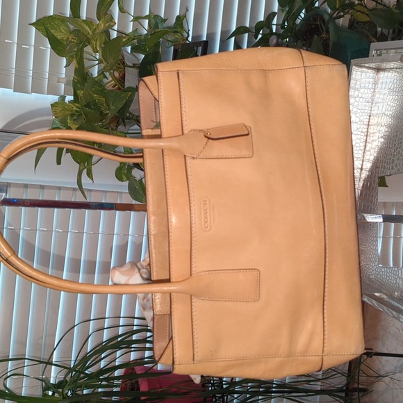 Coach 1941 Butterscotch Leather purse with Coach twilly Year Feb 2009 - Picture 2 of 12